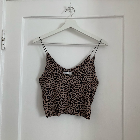 Leopard crop top from H&M. - Picture 1 of 3